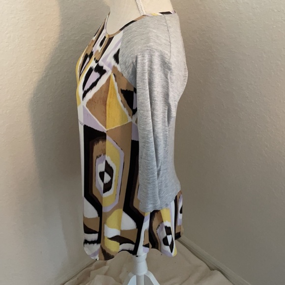 Charming Charlie Woman’s Long sleeve Top Size Small - Picture 2 of 7